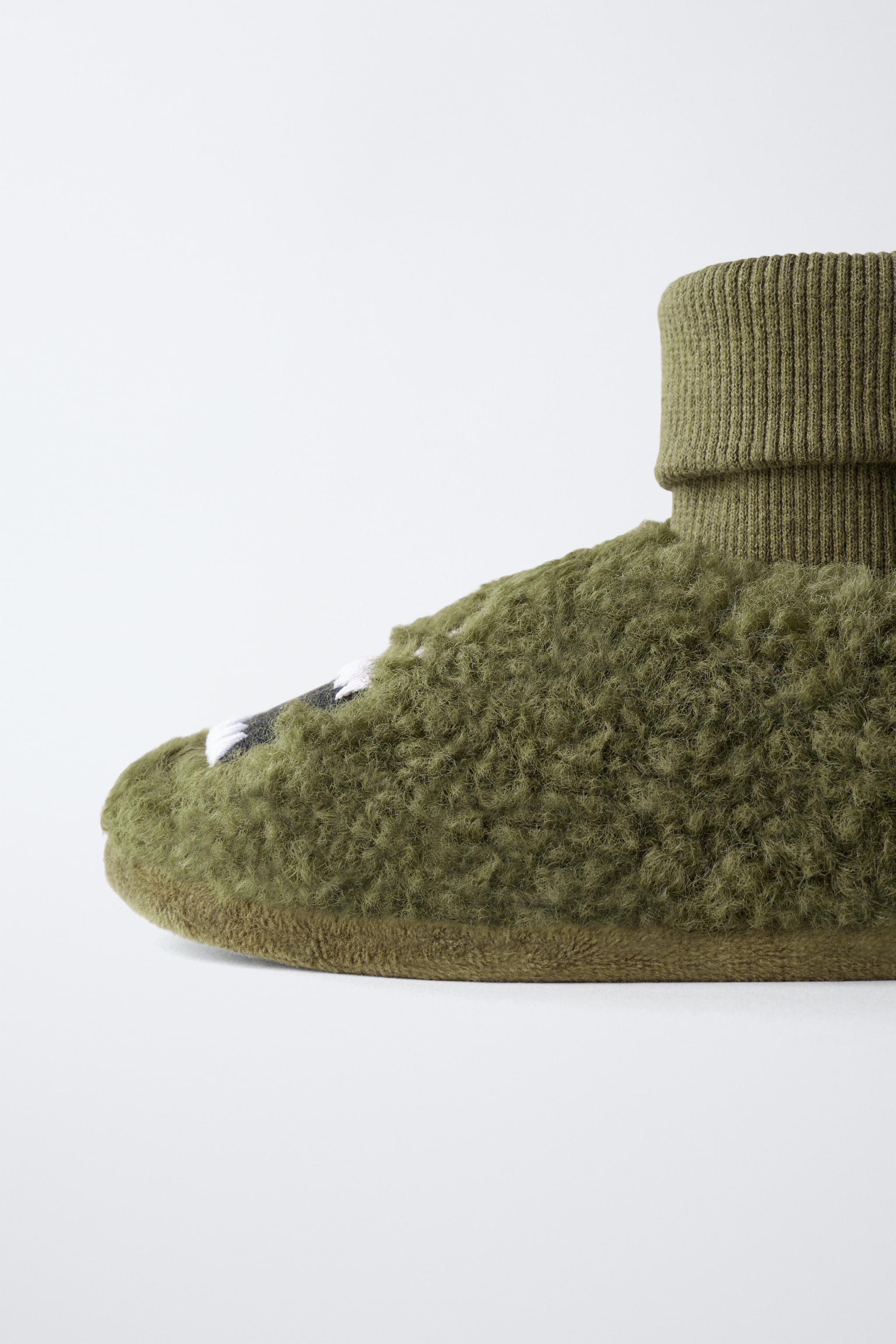 MONSTER HOUSE SLIPPERS